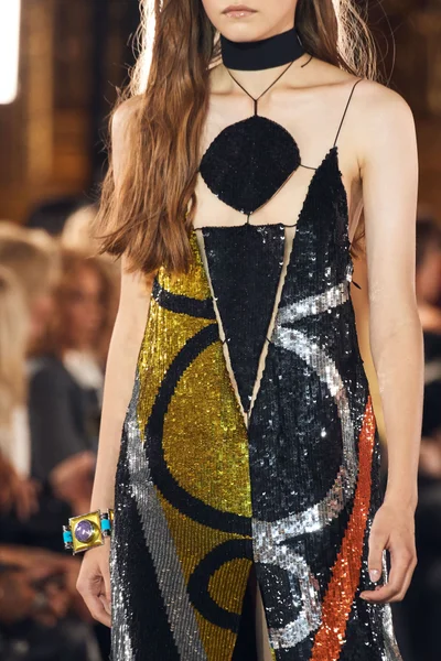 Look 35